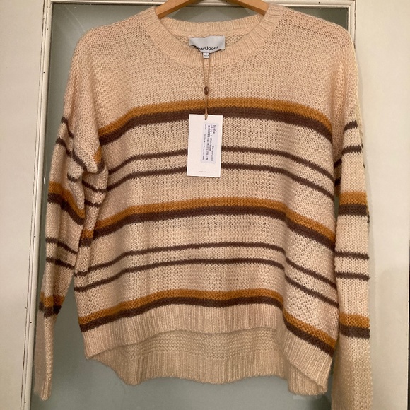 Heartloom Sweater - Picture 1 of 3